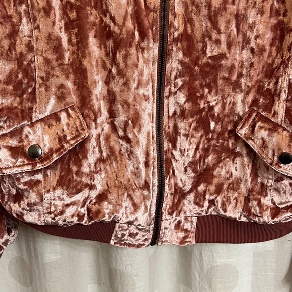 Cloud Chaser women’s sz L Rose Velvet Bomber Jacket party holiday - Picture 5 of 6